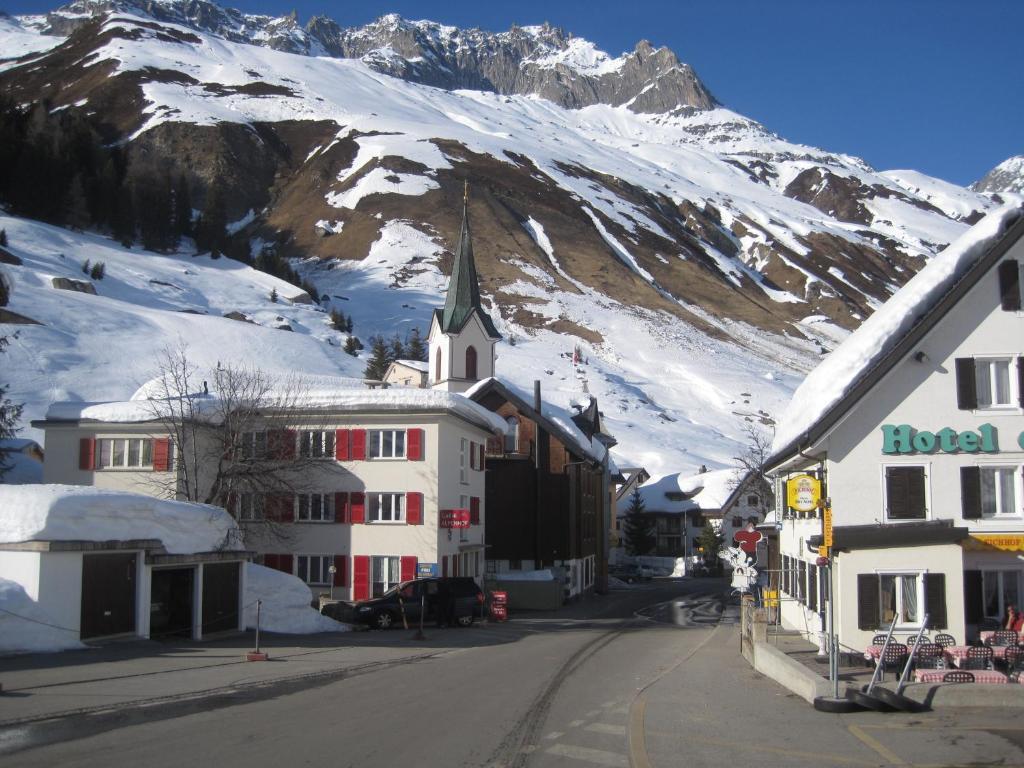 Hotel Des Alpes Realp Exteriör bild